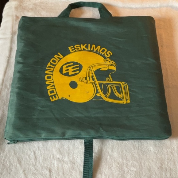 Edmonton Eskimos 80’s vintage stadium cushion cfl - Picture 1 of 8
